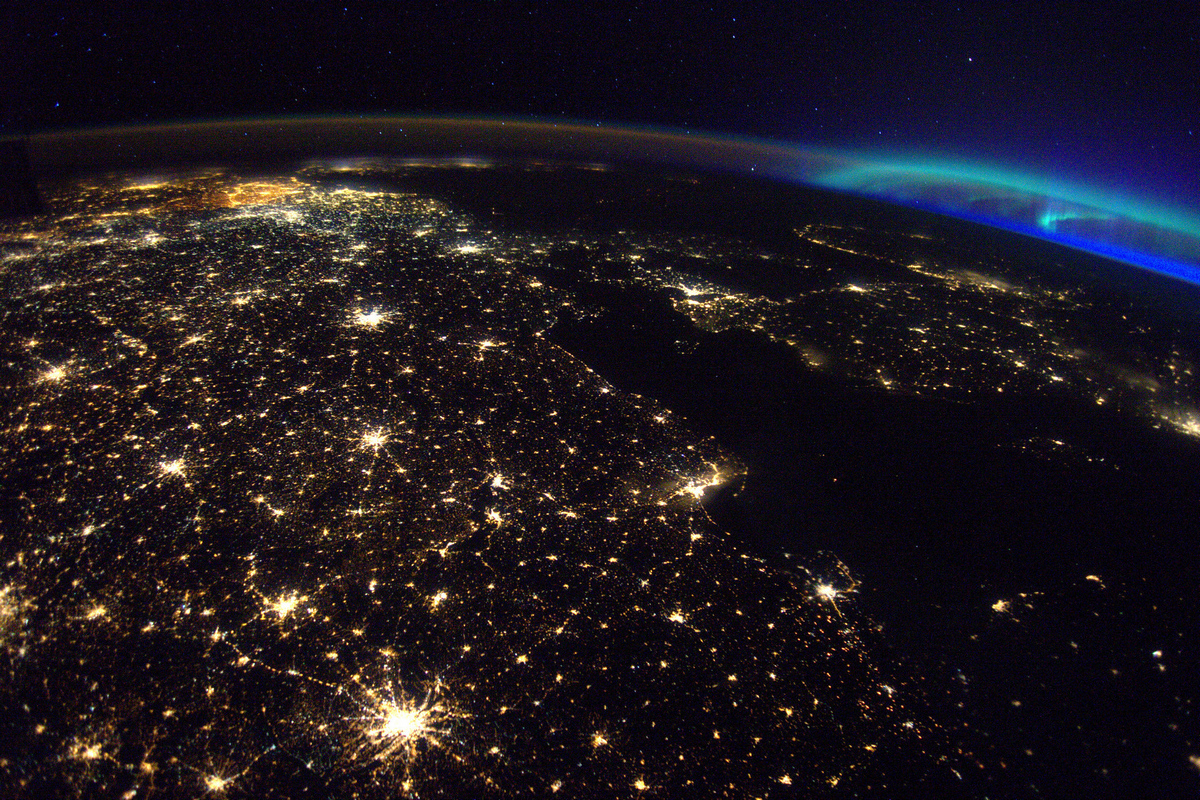 Фантастические фотографии из космоса. Астронавт Тома Песке 16