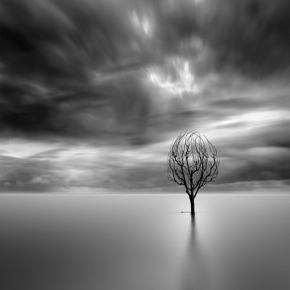 Чёрно-белые пейзажи, уходящие за пределы реальности. Фотограф Джордж Дигалакис 18