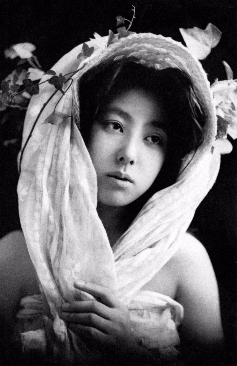 Без кимоно: молодые гейши в студийных портретах 1900-х годов 3