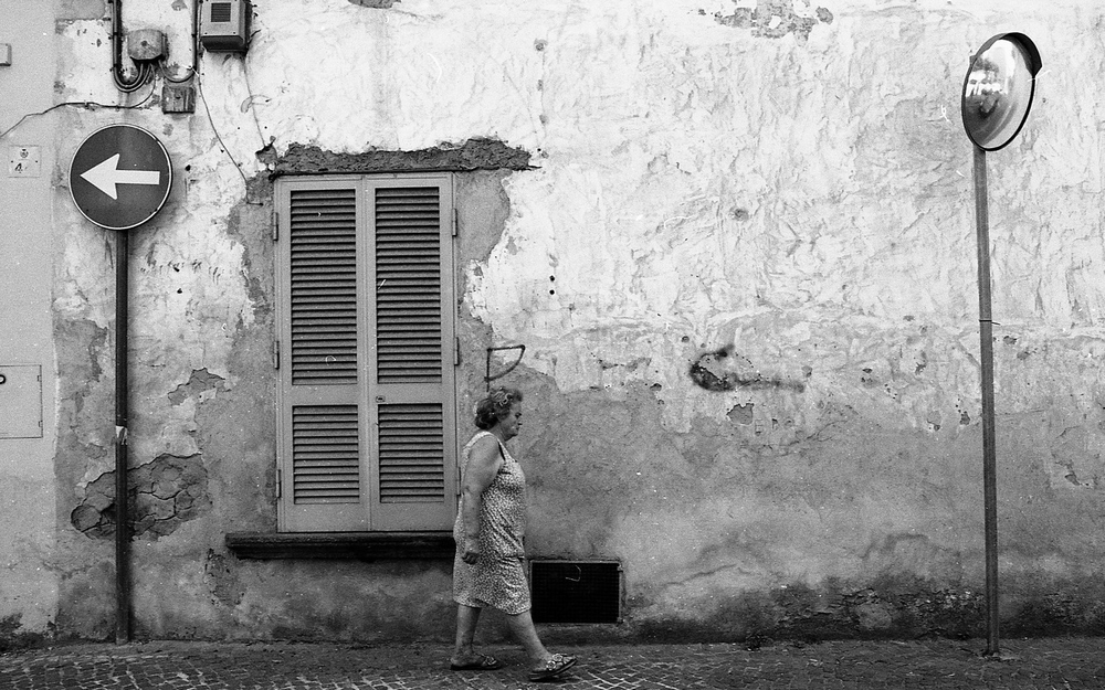 Неаполь в уличных фотографиях Робби Макинтоша 41