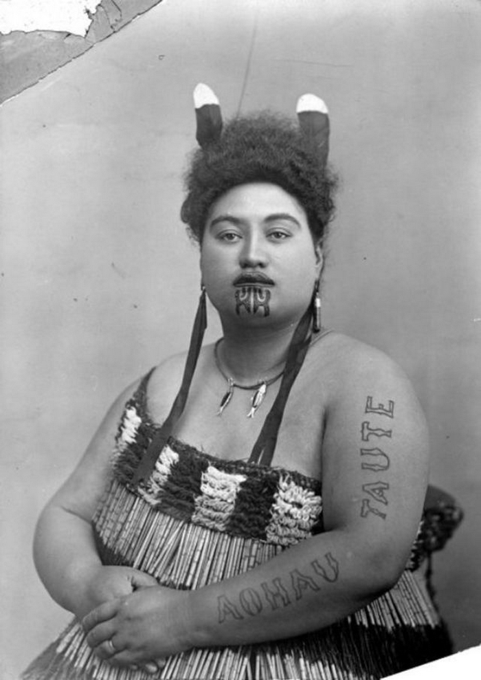 Моко: женщины маори со священными татуировками в портретах начала 20 века 27