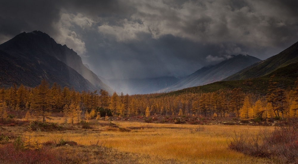 Осенняя Колыма, туманы Приморья, озёра и горы в пейзажных фотографиях Тони Андреевой  9