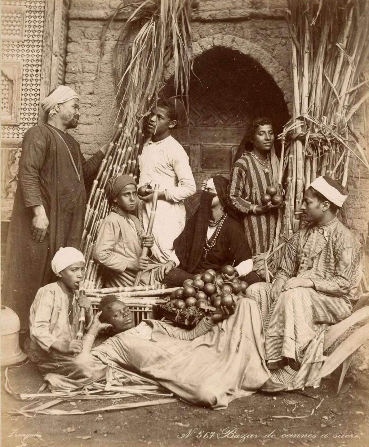Древние чудеса Египта, его жители и туристы в 1800-х годах на фотографиях братьев Зангаки  15