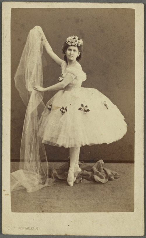 19-й век: балерины и монархи в фотографиях Карла Бергамаско  18