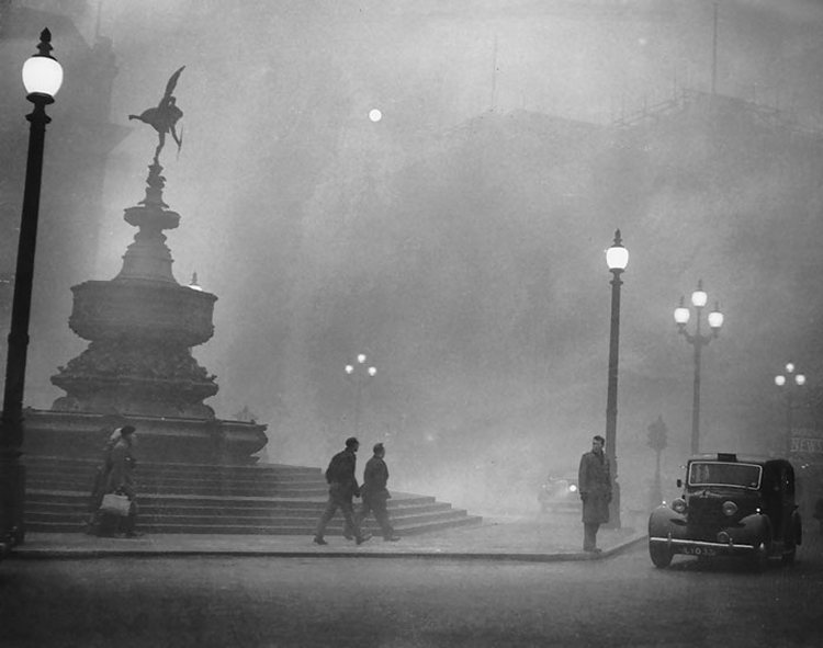 Фотографии загадочного туманного Лондона в начале 20-го века 16