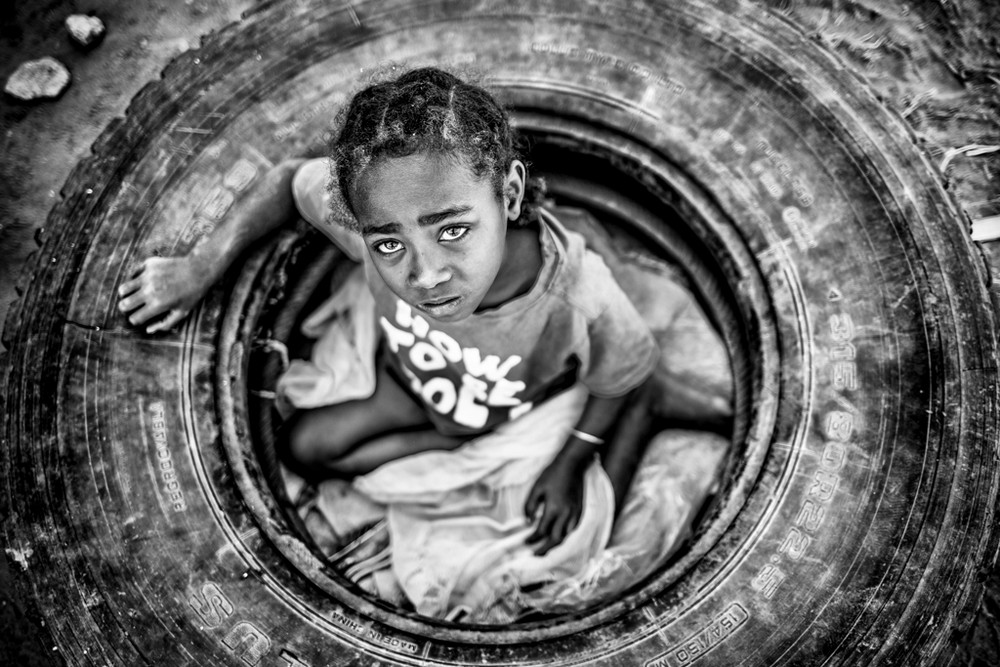 Победители конкурса детской чёрно-белой фотографии B&W Child Photo Competition 2017 109