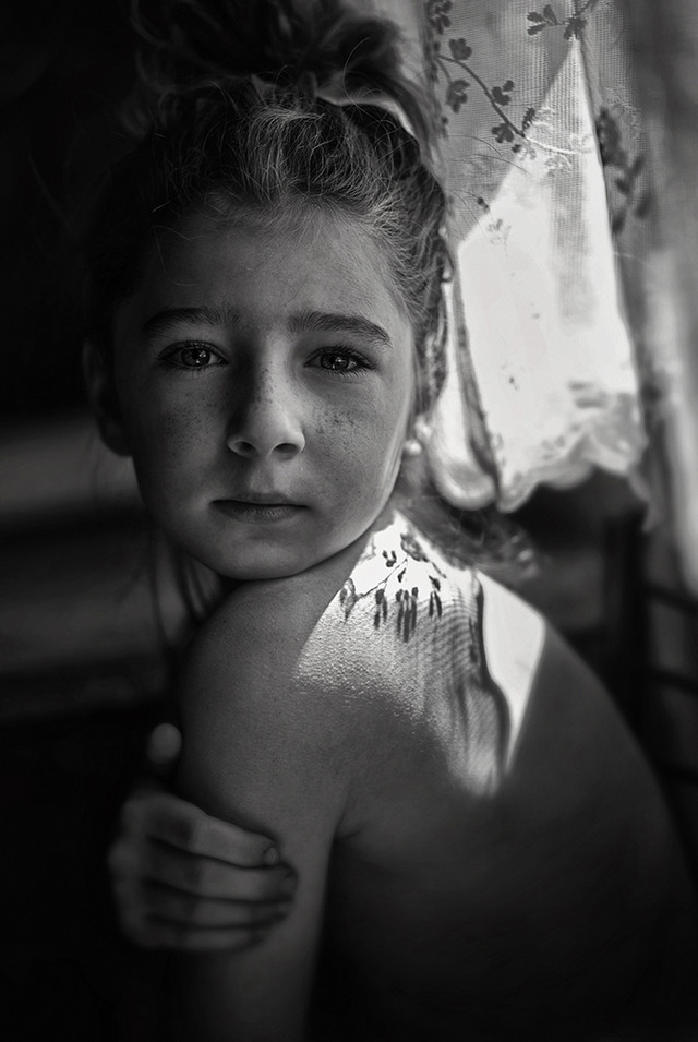 Победители конкурса детской чёрно-белой фотографии B&W Child Photo Competition 2017 5