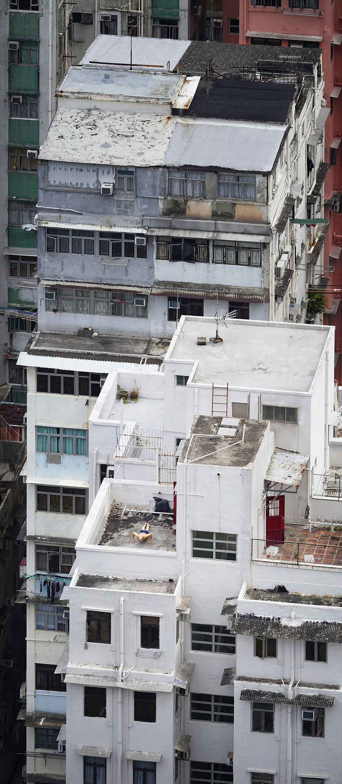 Бетонные истории: свой мир на крышах Гонконга. Фотограф Ромен Жаке-Лагрез 11