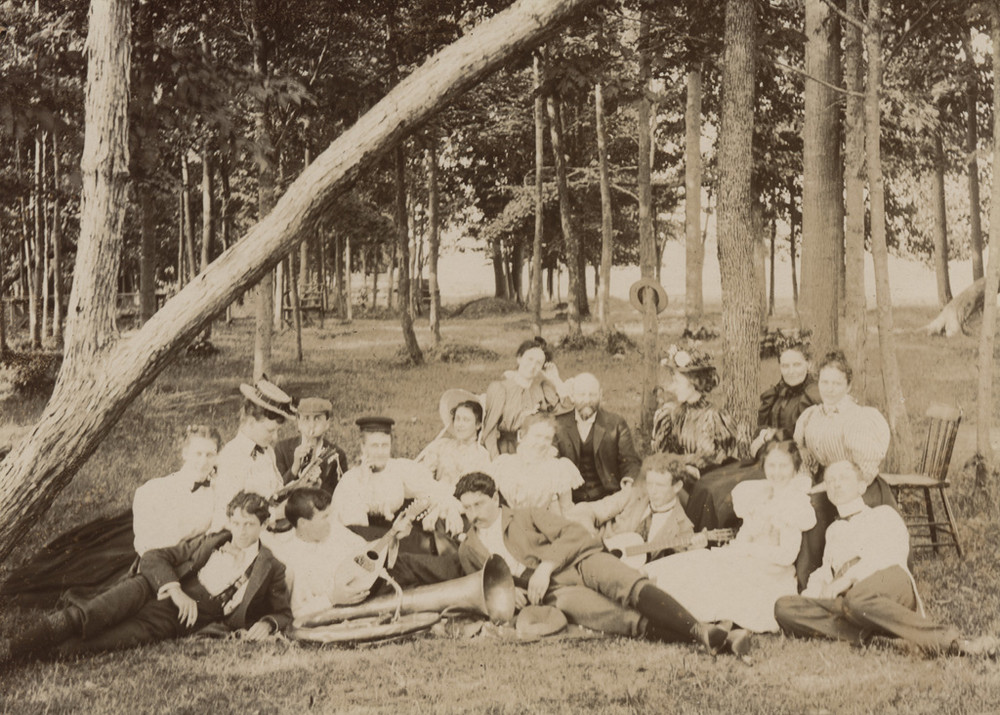 Канадцы на работе и досуге в фотографиях Рубена Р. Саллоуса в конце 19-го и начале 20-го века 10