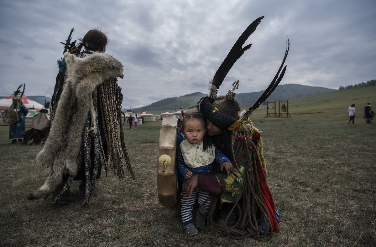Shamanskie-ritualy-v-Mongolii 12