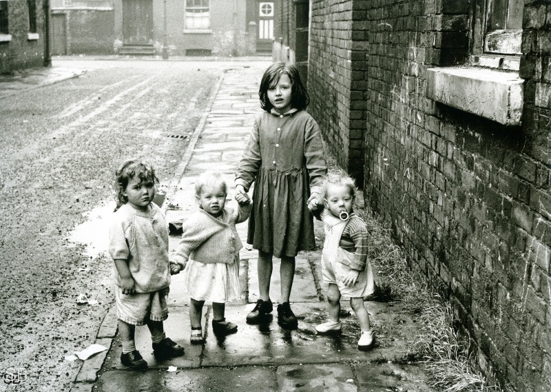 Обаяние трущоб Манчестера в фотографиях Ширли Бейкер 1960-х годов 29