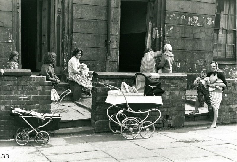 Обаяние трущоб Манчестера в фотографиях Ширли Бейкер 1960-х годов 30