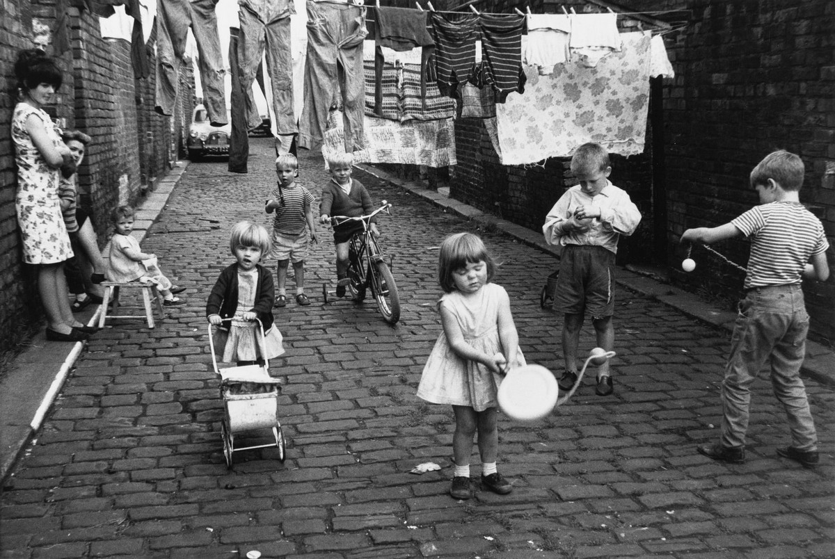 Обаяние трущоб Манчестера в фотографиях Ширли Бейкер 1960-х годов 6