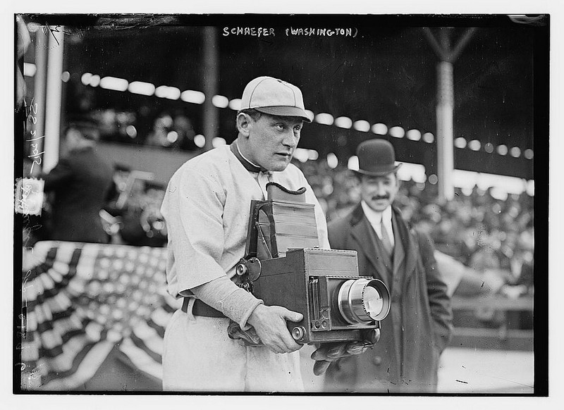 Джентльмены со своими фотоаппаратами на ретро фотографиях начала 20-го века 4