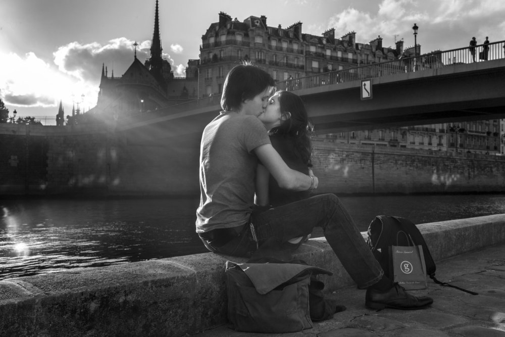 «Французский поцелуй – любовное письмо Парижу». Фотограф Питер Тёрнли 25