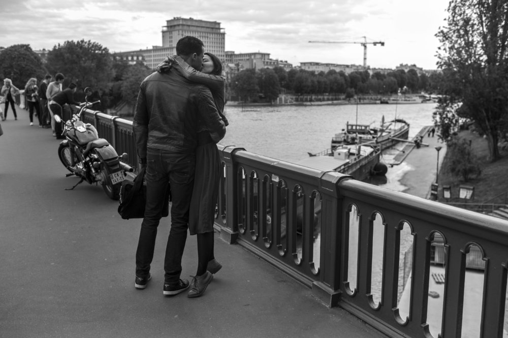 «Французский поцелуй – любовное письмо Парижу». Фотограф Питер Тёрнли 30