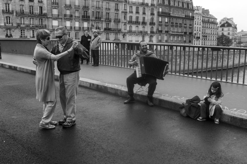 «Французский поцелуй – любовное письмо Парижу». Фотограф Питер Тёрнли 61