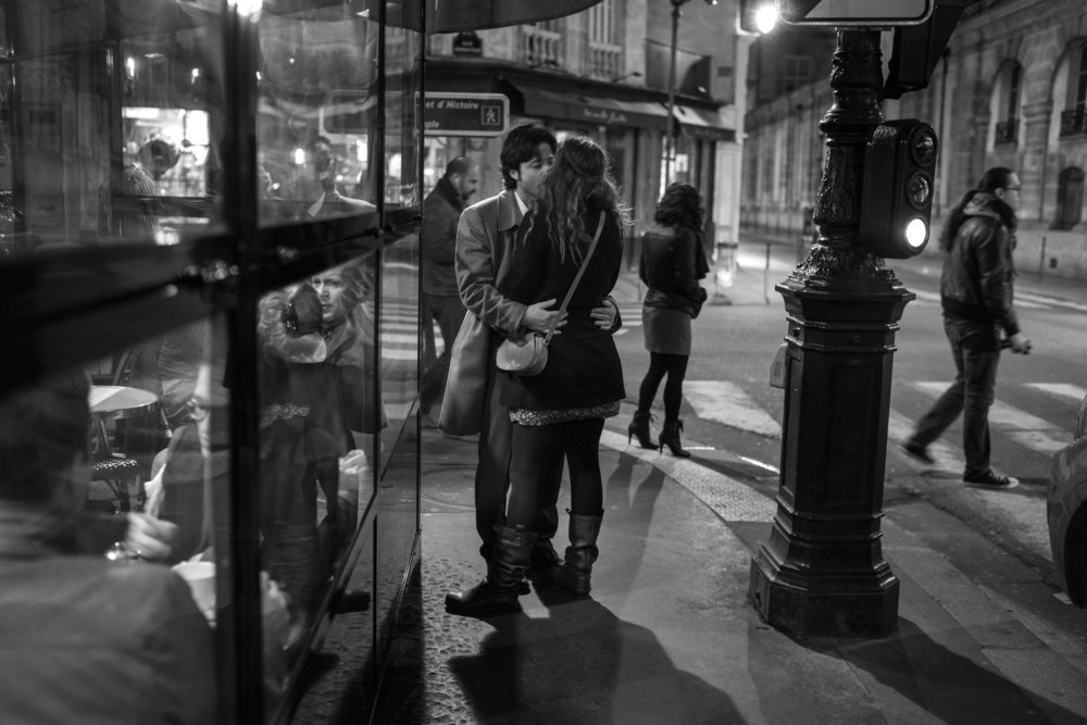 «Французский поцелуй – любовное письмо Парижу». Фотограф Питер Тёрнли 7