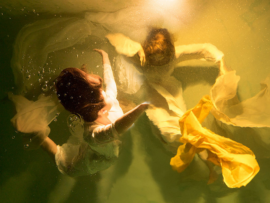 «Музы» – подводные фотографии Кристи Ли Роджерс, напоминающие барочную живопись 14