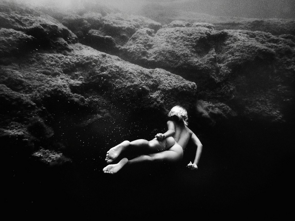 Дикие, молодые и голые в фотопроекте Кейт Беллм "Подводный мир" .