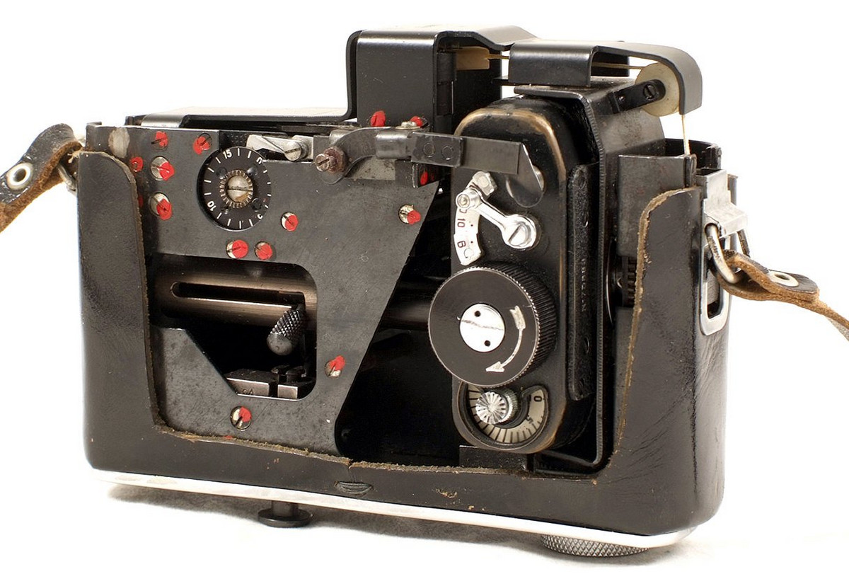 Советская шпионская фотокамера, замаскированная под фотокамеру запутала аукционистов 2