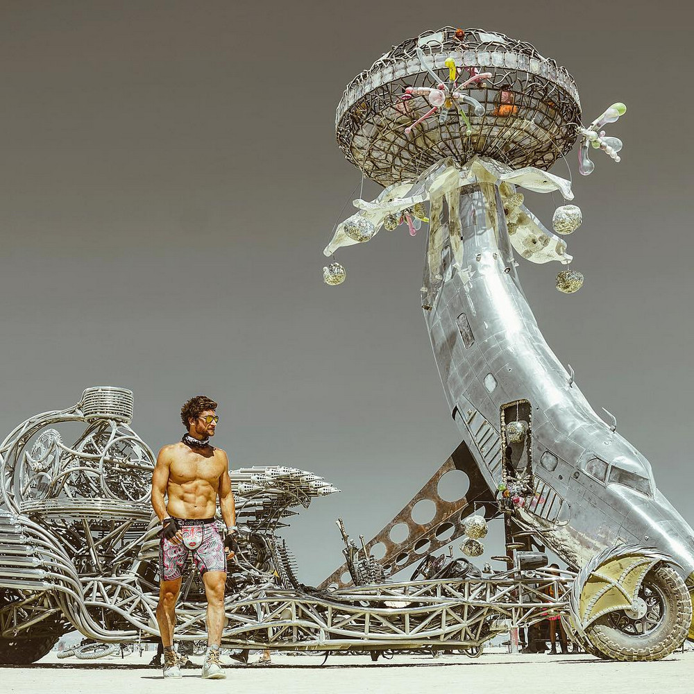Безудержный креатив в фотографиях с фестиваля Burning Man 2018 10