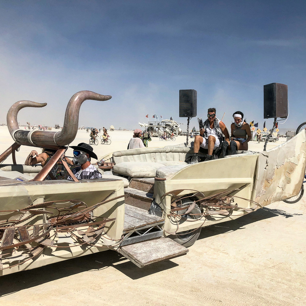 Безудержный креатив в фотографиях с фестиваля Burning Man 2018 14