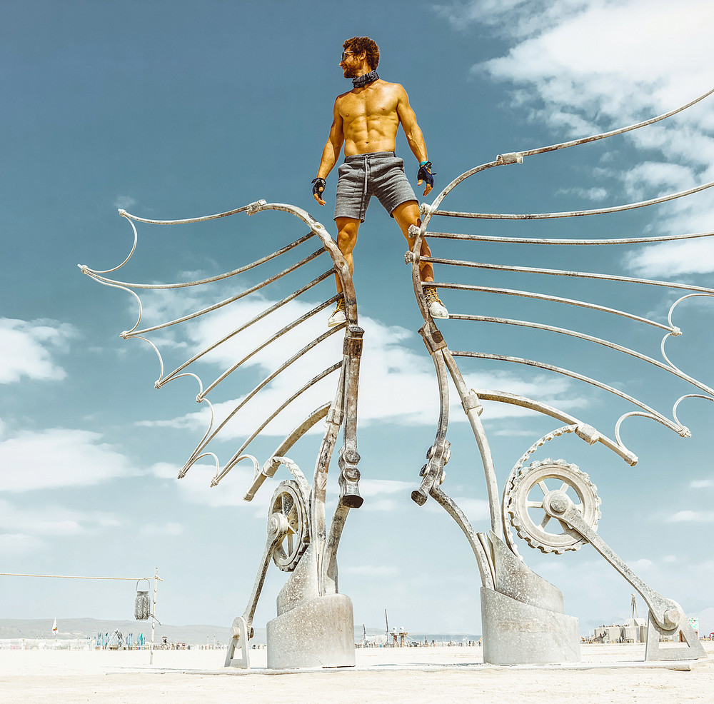 Безудержный креатив в фотографиях с фестиваля Burning Man 2018 9