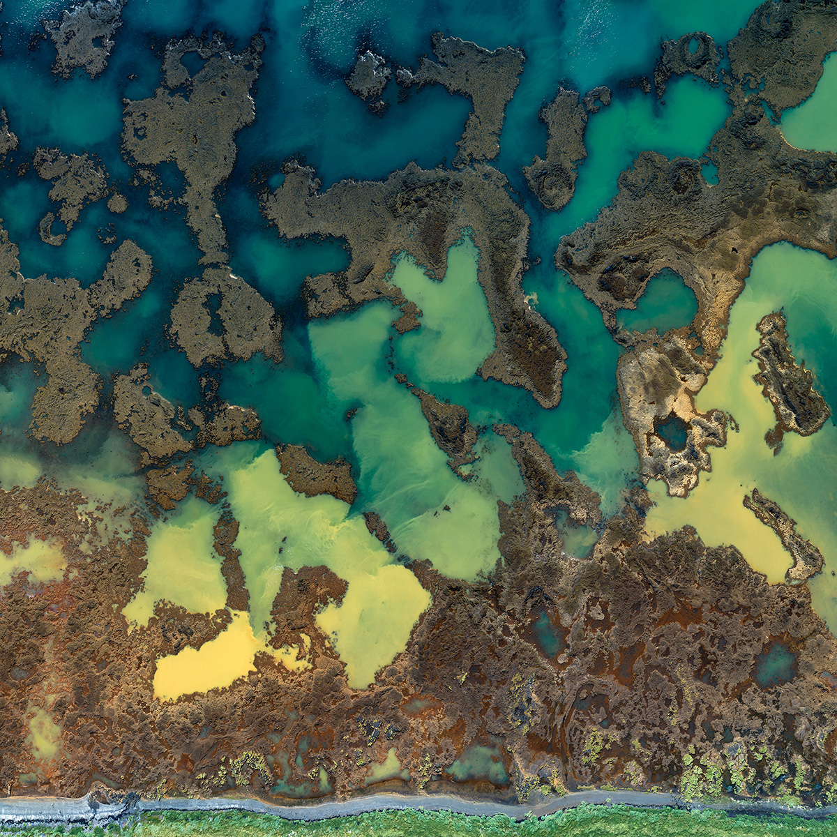 «Вода. Формы. Земля» – проект об абстрактной красоте извилистых водных путей 3