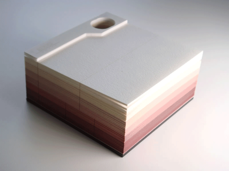 Отрывной японский блокнот, лишаясь страниц, превращается в бумажную скульптуру 1