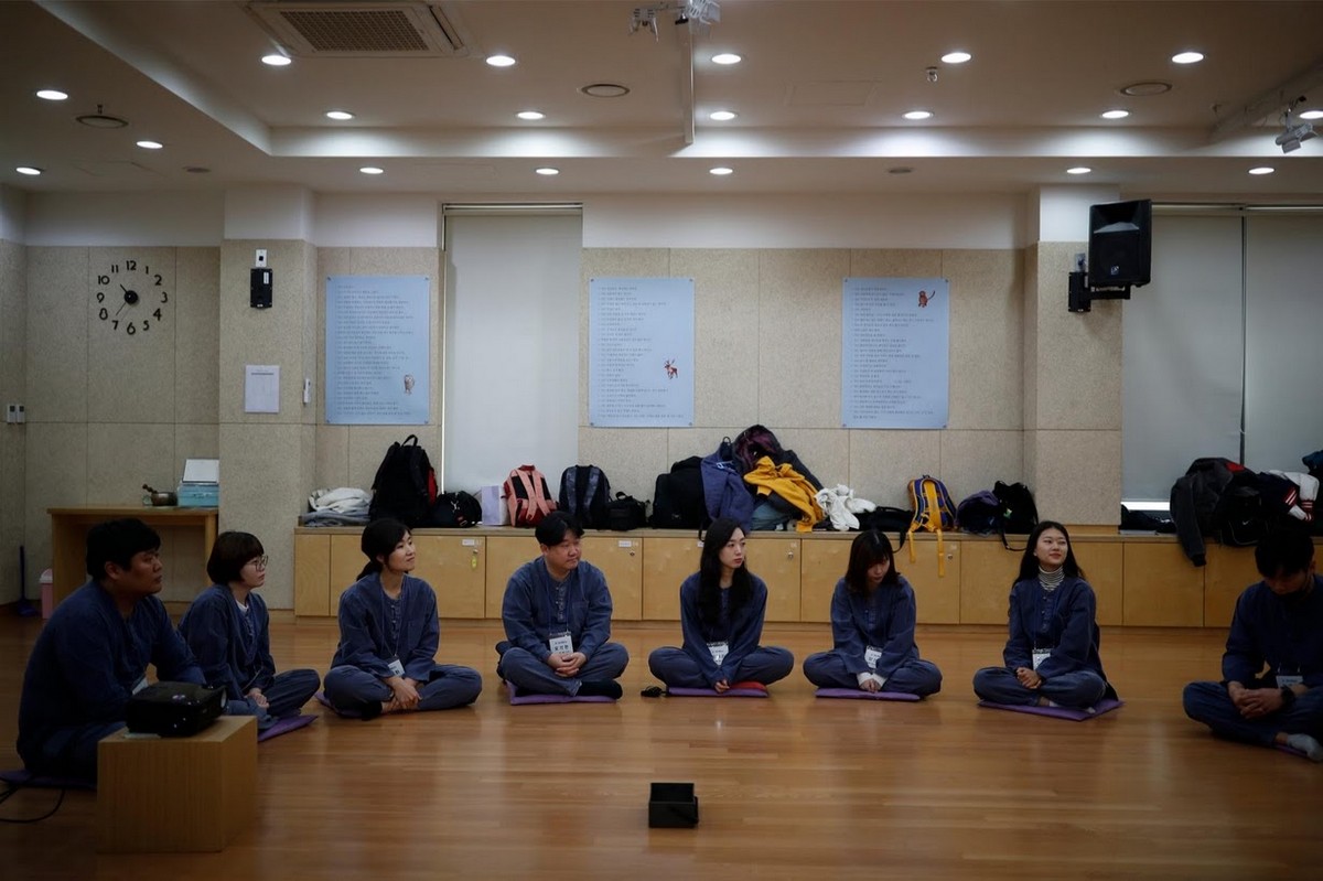 Выходные в тюремной камере: как южнокорейцы сбегают от современной жизни 17