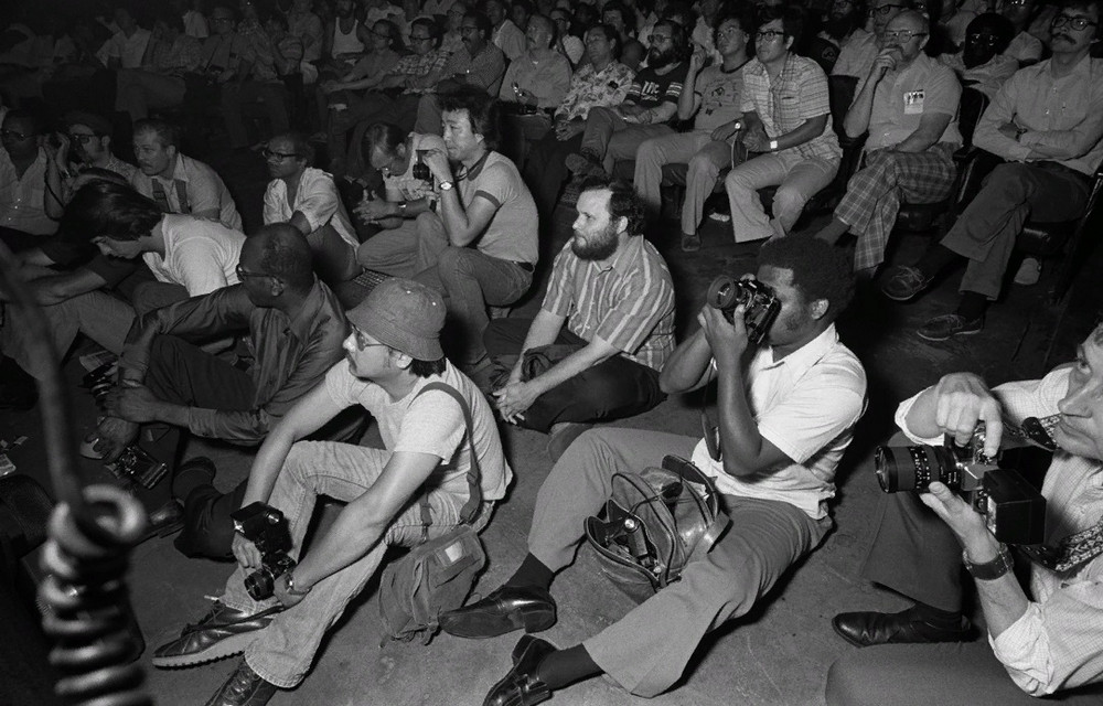 «Мужчины, фотографирующие женщин в 1970-х». Майкл Абрамсон из чикагских стриптиз-клубов  2