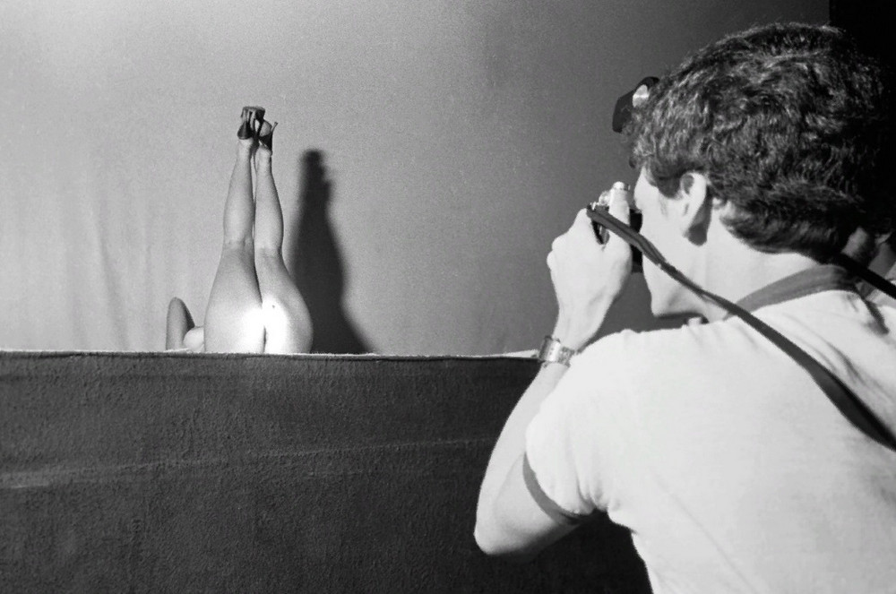 «Мужчины, фотографирующие женщин в 1970-х». Майкл Абрамсон из чикагских стриптиз-клубов  6