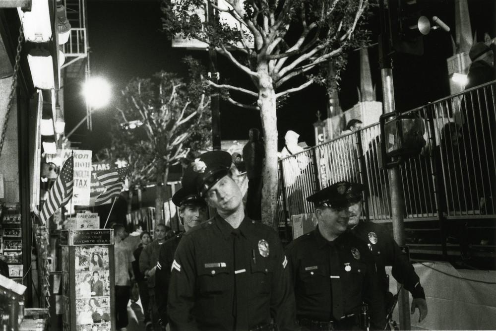 Стриптизёрши, рестлеры и полицейские в снимках анонимного фотографа  54