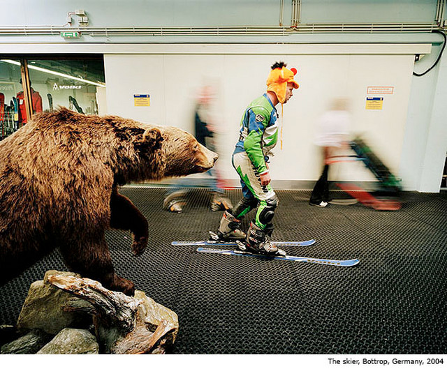 Поддельные каникулы, русский цирк и сады наслаждений в фотопроектах Райнера Ридлера - 1 34