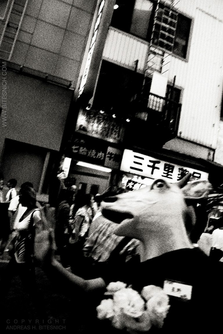 tokyo japan 2012 глубокие тени фотограф Андреаса Битеснича 6