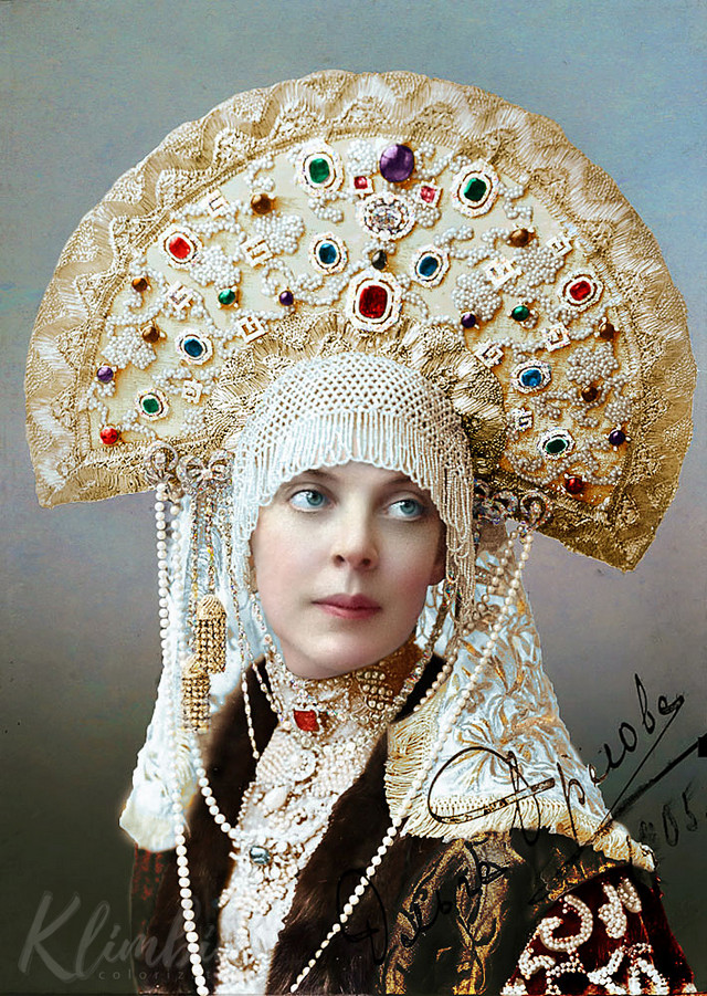 Великолепие костюмированного бала Романовых в раскрашенных фотографиях 1903 года 6
