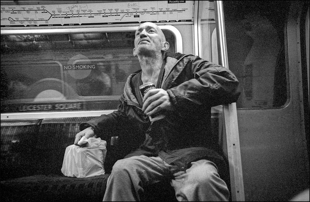 «Вниз по трубе» Пола Бальдесаре. Многообразие пассажиров лондонского метро в 1980-90-е годы 35