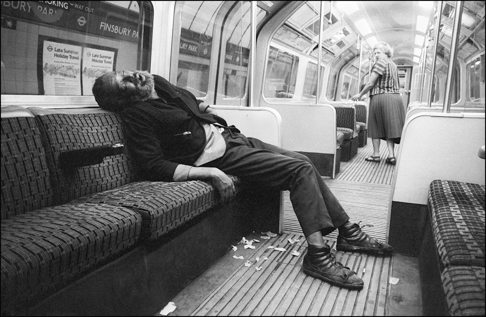 «Вниз по трубе» Пола Бальдесаре. Многообразие пассажиров лондонского метро в 1980-90-е годы 36