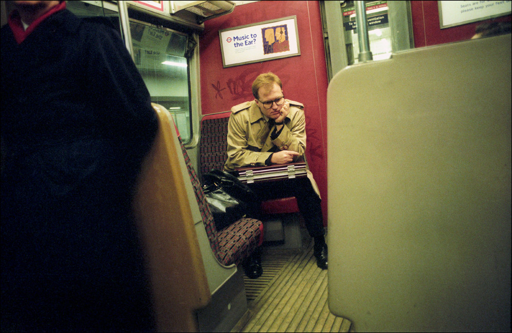 «Вниз по трубе» Пола Бальдесаре. Многообразие пассажиров лондонского метро в 1980-90-е годы 74