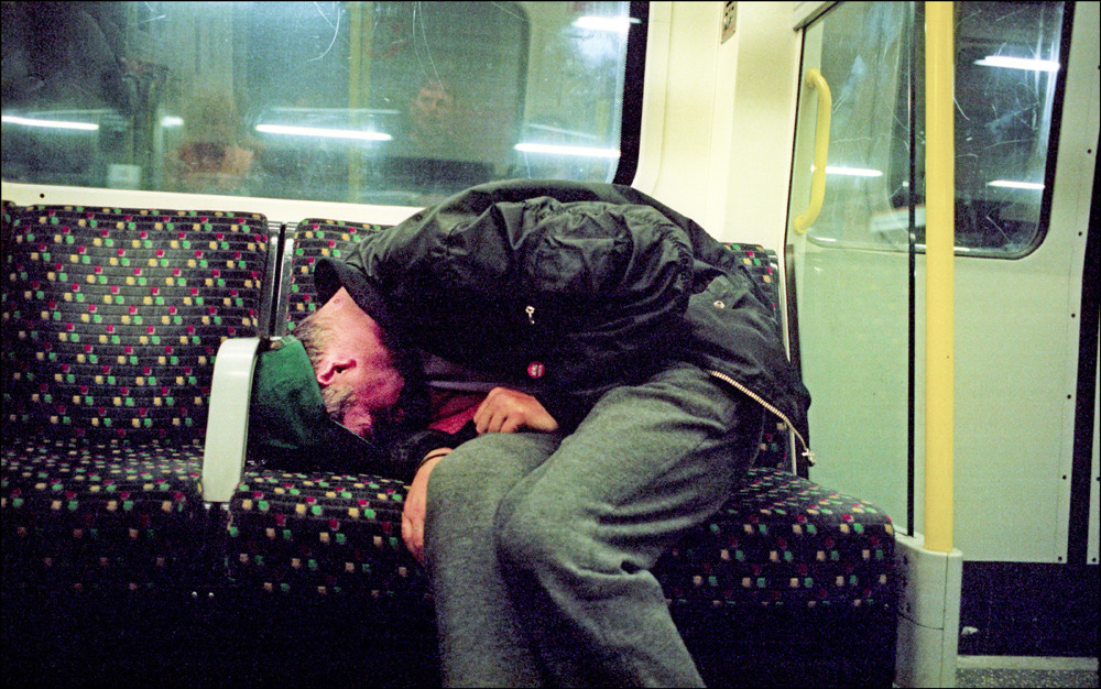 «Вниз по трубе» Пола Бальдесаре. Многообразие пассажиров лондонского метро в 1980-90-е годы 76