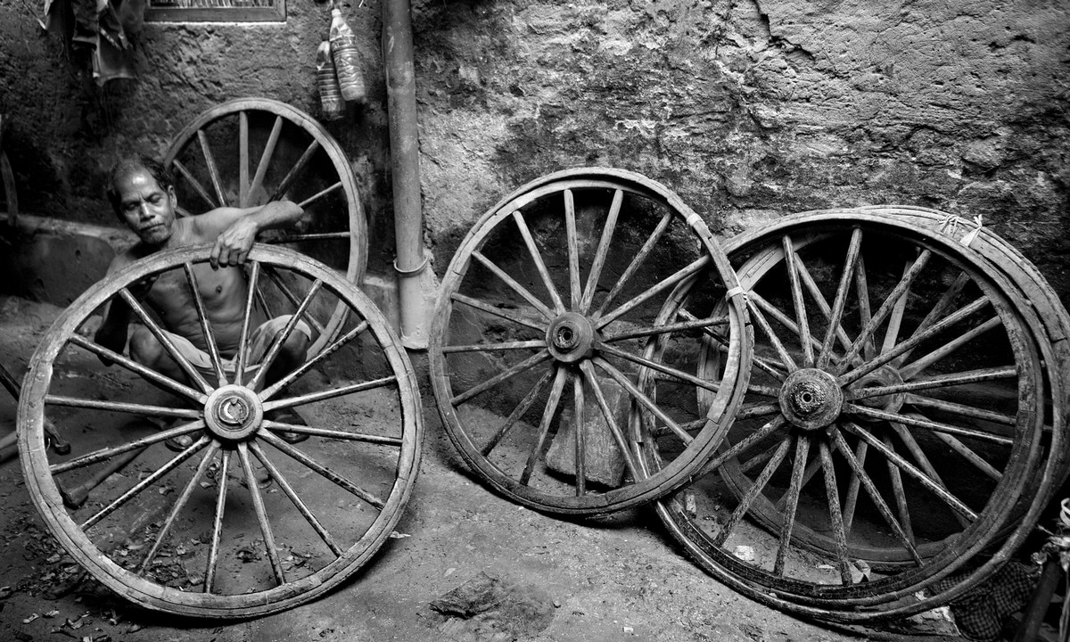 Последние рикши Калькутты в фотопроекте Палани Мохана    7