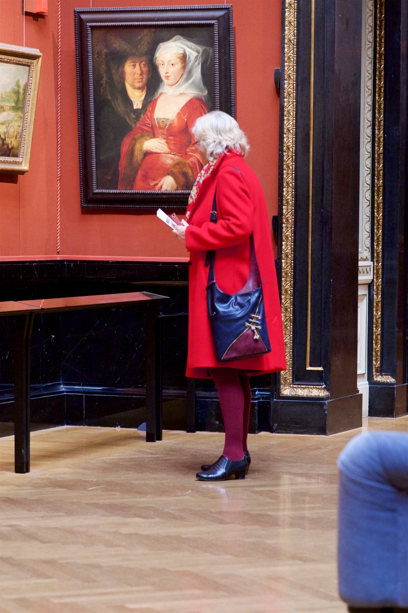 В гармонии с шедеврами: посетители музеев, «совпадающие» с классическими картинами  57