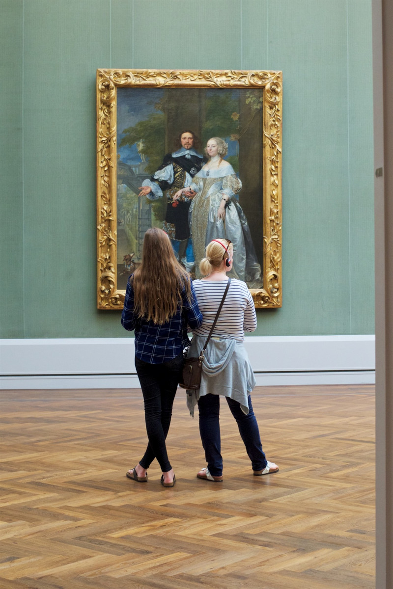 В гармонии с шедеврами: посетители музеев, «совпадающие» с классическими картинами  61