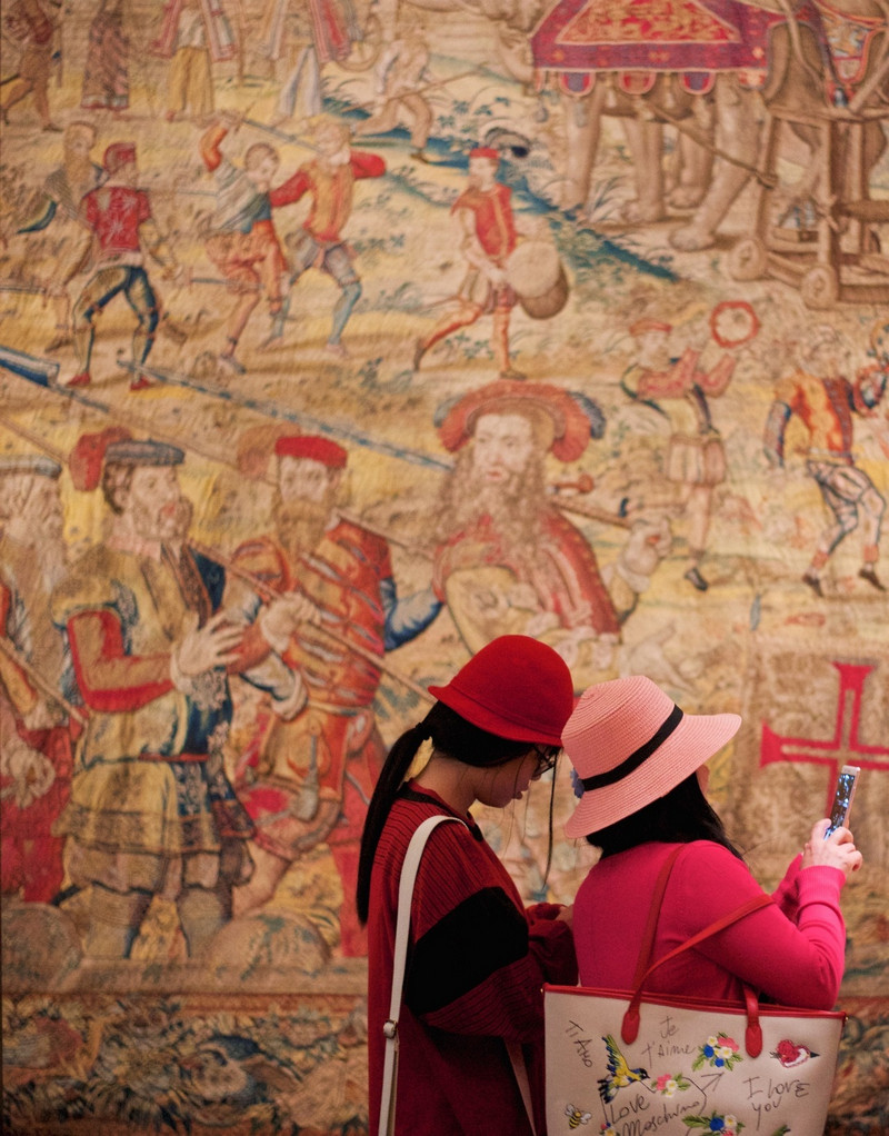 В гармонии с шедеврами: посетители музеев, «совпадающие» с классическими картинами  64