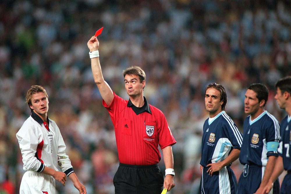 Дэвид Бекхэм – злодей, Франция, 1998 год