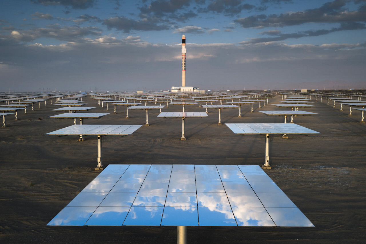 Тепловая электростанция в Дуньхуане, провинция Ганьсу. Фотограф Вэйминь Чу.