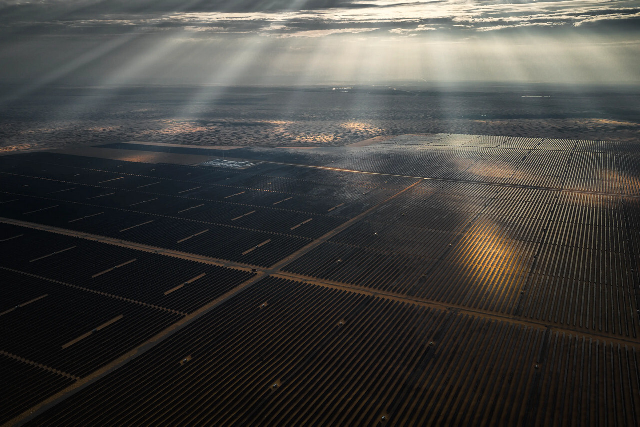 Солнечная электростанция в Алхе, Внутренняя Монголия. Фотограф Вэйминь Чу.